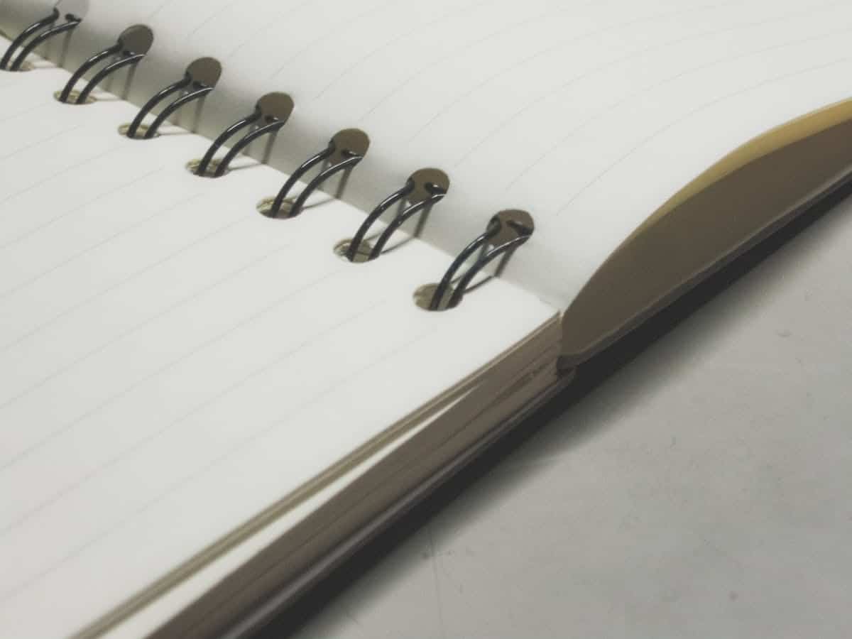 Les particularités du cahier Seyès et son rôle dans l’apprentissage de l’écriture